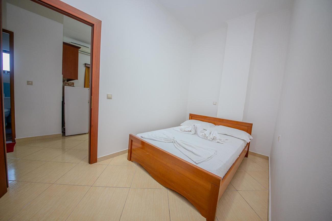 Hotel Landi Ksamil Exteriör bild
