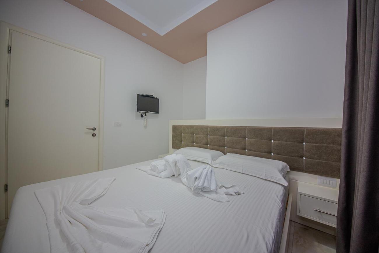 Hotel Landi Ksamil Exteriör bild