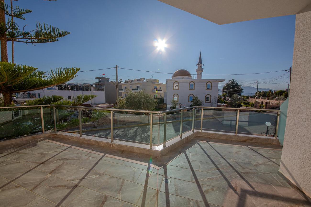 Hotel Landi Ksamil Exteriör bild