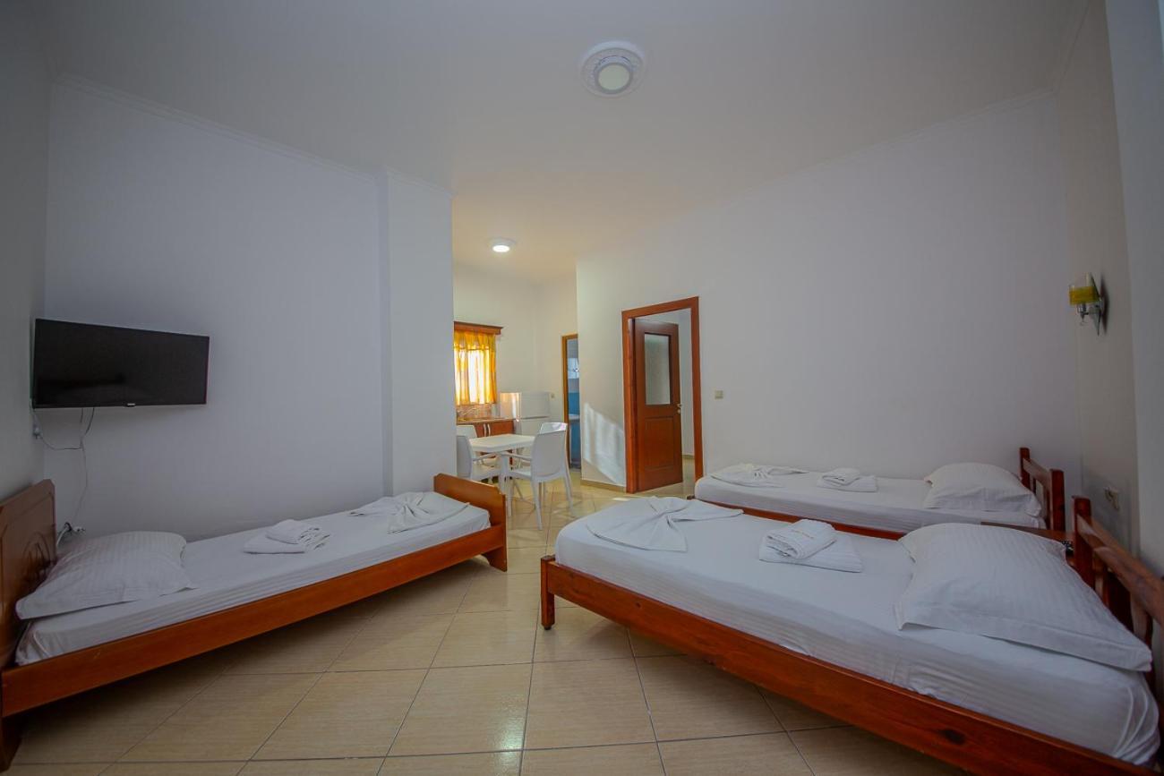 Hotel Landi Ksamil Exteriör bild
