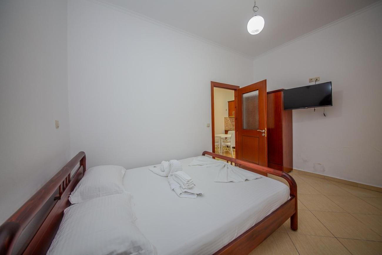 Hotel Landi Ksamil Exteriör bild